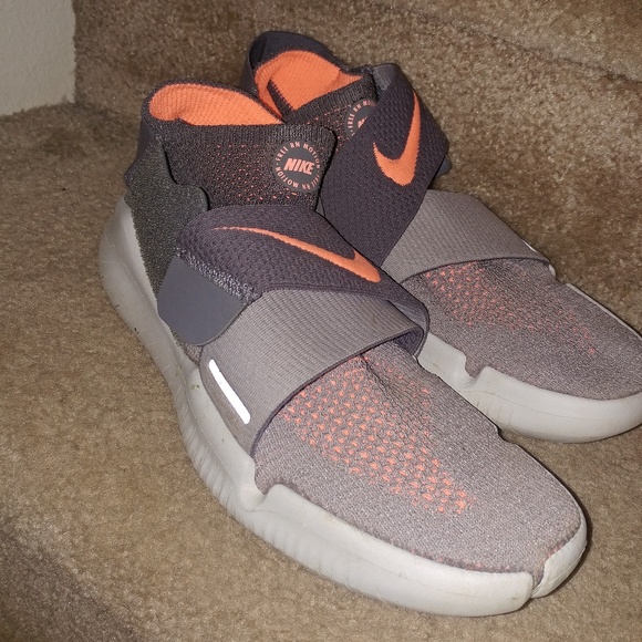 Worn 1X • Nike • Womens 2018 FK free run motion Velcro knit sneakers shoes 11 - Picture 2 of 7
